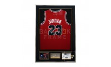 กรอบรูปโชว์เสื้อนักกีฬาบาสเกตบอล NBA